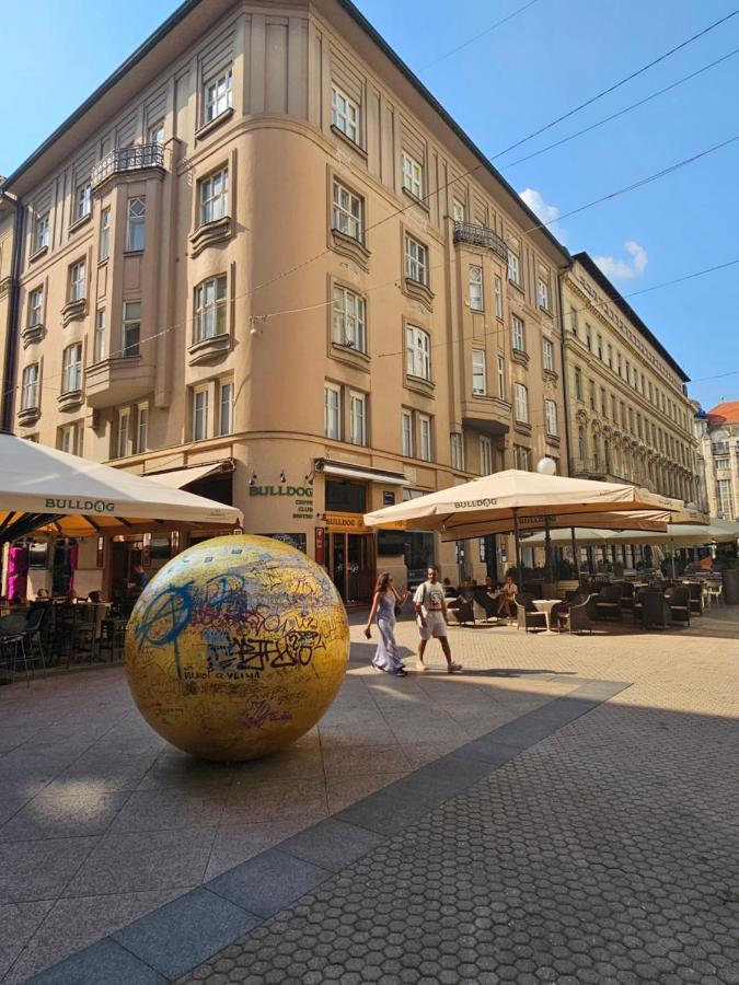 Golden Sun Lägenhet Zagreb Exteriör bild